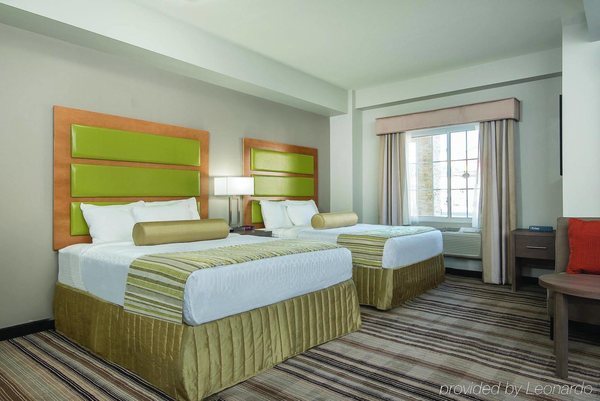 Hotel La Quinta By Wyndham Brooklyn East New York Exterior foto